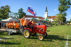 F04